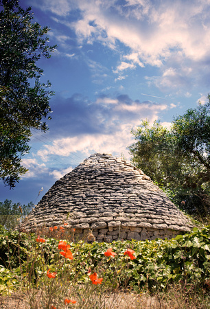 ancient trulli 04724